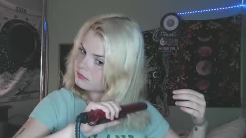 Snapshot of venusastar chatting on October 23, 12:05 am Miss Venus online show from October 23, 12:05 am