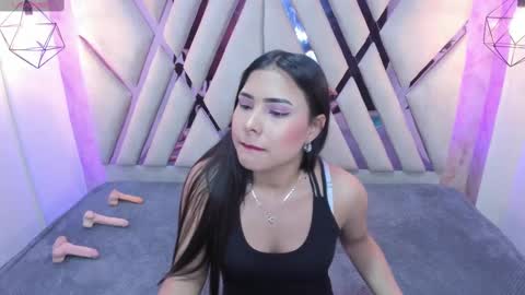 Domelipa  online show from December 10, 6:49 pm