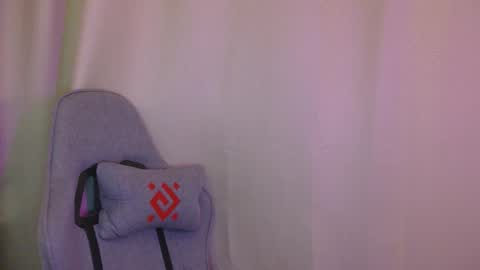 Una online show from October 23, 1:39 pm