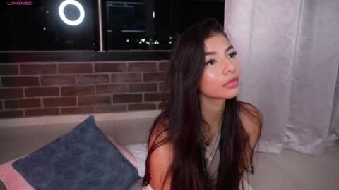Snapshot of vero_cam chatting on February 25, 2:58 am vero_cam online show from February 25, 2:58 am