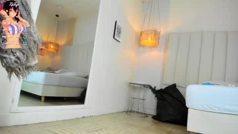 Veronica3  online show from December 9, 2:49 pm