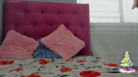 Veronica online show from December 22, 3:37 pm