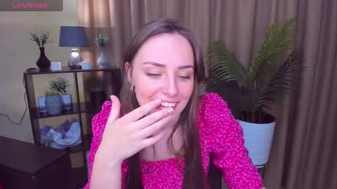 Snapshot of veronicafreman chatting on December 17, 6:35 am Veronica online show from December 17, 6:35 am