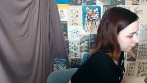 Snapshot of veryveryvery_shy chatting on January 31, 7:07 am veryveryvery_shy online show from January 31, 7:07 am