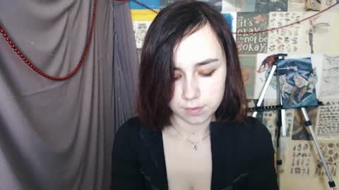Snapshot of veryveryvery_shy chatting on January 6, 7:09 am veryveryvery_shy online show from January 6, 7:09 am