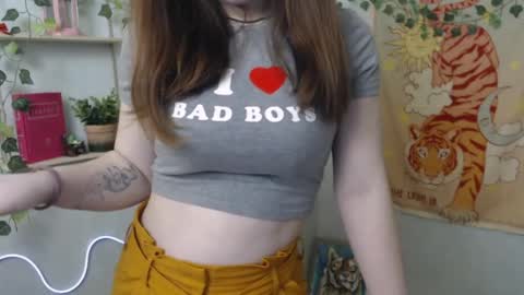 veryveryvery_shy online show from April 11, 7:45 am