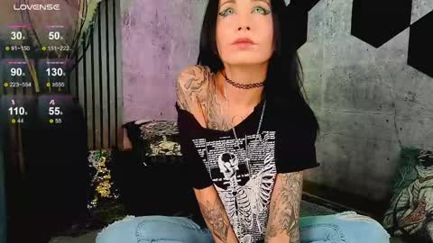 Lady or Goddess Vespera online show from April 20, 2:36 am