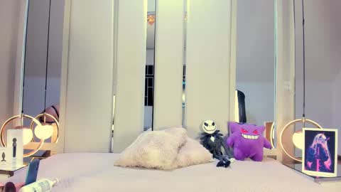 Vesper Velvet  online show from September 11, 8:09 pm