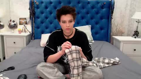 Via online show from March 3, 9:10 pm