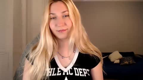Snapshot of vibezgirl chatting on October 1, 5:40 pm Amelia online show from October 1, 5:40 pm