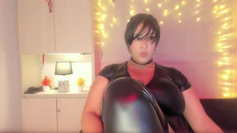 V I C K Y online show from April 25, 8:06 pm