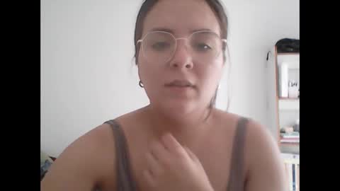 VICKY online show from March 11, 6:08 pm