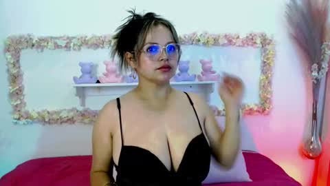 Snapshot of victoria_cherry_ chatting on September 24, 11:53 am victoria_cherry_ online show from September 24, 11:53 am