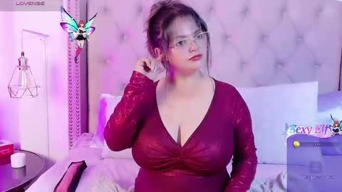 victoria_cherry_ online show from April 21, 11:17 am