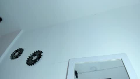 valentina online show from November 9, 12:01 pm