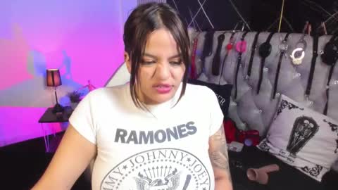 victoria_floyd1 online show from February 7, 1:20 am