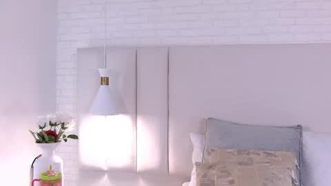  Victoria Lozano  online show from December 18, 4:01 pm