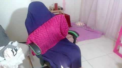 VICKY online show from April 12, 10:34 pm