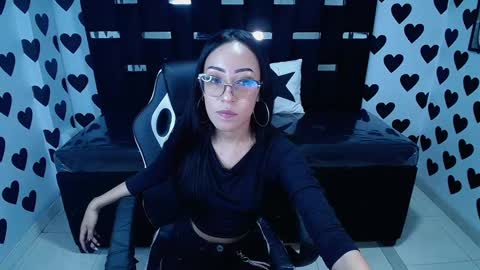 Snapshot of victoria_ricci_a chatting on February 12, 4:33 pm Victoria online show from February 12, 4:33 pm