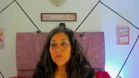 victoriaa_anderson_ online show from February 2, 5:45 pm