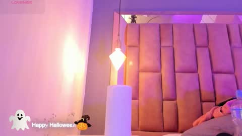 Victoria  online show from October 31, 5:50 pm