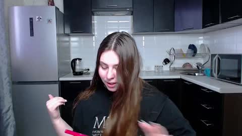 Snapshot of victoriassecrets_ chatting on December 3, 6:03 am victoriassecrets_ online show from December 3, 6:03 am