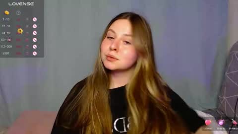 Snapshot of victoriassecrets_ chatting on September 17, 1:09 pm victoriassecrets_ online show from September 17, 1:09 pm