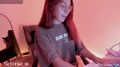 Snapshot of victoriia_ross chatting on January 31, 8:33 pm Annie vic online show from January 31, 8:33 pm