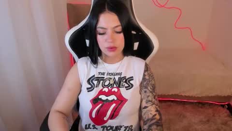 V  I C  T O R I A  online show from September 20, 8:29 pm