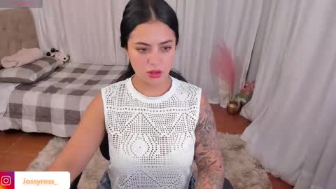 V  I C  T O R I A  online show from December 6, 9:01 pm