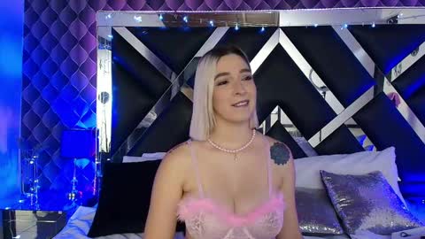 victtoria lee online show from May 29, 8:40 pm