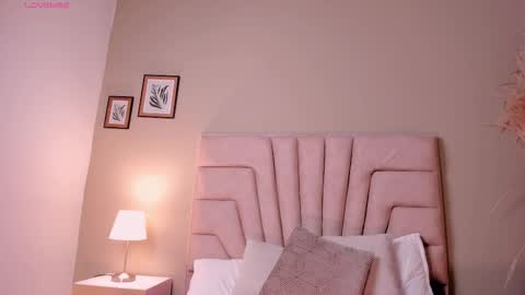 Snapshot of viictoria_becker chatting on September 18, 11:42 am Victoria online show from September 18, 11:42 am