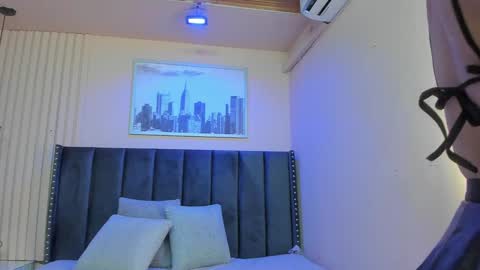 Viiolett online show from March 12, 8:09 pm