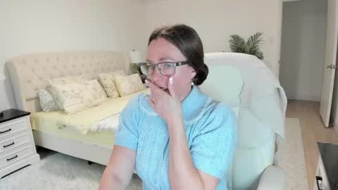 Ukrainian-woman online show from April 15, 4:29 pm