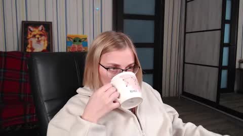 Vika online show from November 18, 8:04 am