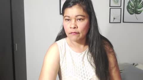 Snapshot of viki_mom chatting on December 31, 8:15 am Viki Mom online show from December 31, 8:15 am
