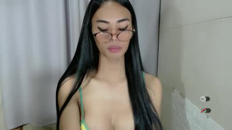 Snapshot of vikkylustfull chatting on February 28, 5:04 pm vikkylustfull online show from February 28, 5:04 pm