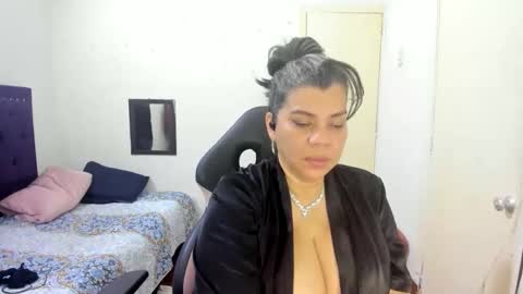 VIKY ADAMS online show from October 24, 9:11 pm