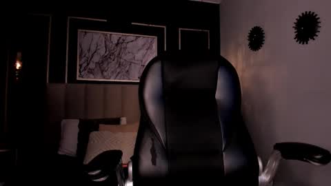 Victoria online show from December 2, 10:12 pm