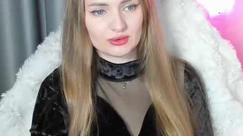 Funny  girl online show from October 18, 11:17 pm