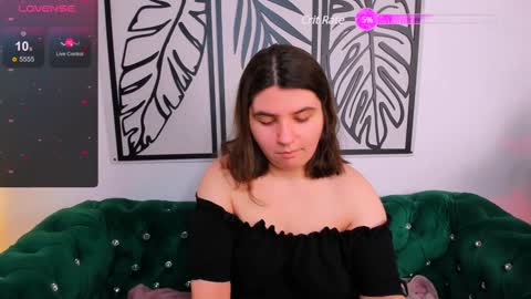 Snapshot of viola__shy chatting on February 2, 9:13 pm Viola online show from February 2, 9:13 pm