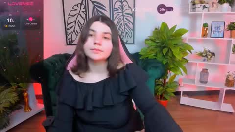 Snapshot of viola__shy chatting on February 13, 9:28 pm Viola online show from February 13, 9:28 pm
