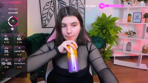 Snapshot of viola__shy chatting on February 11, 9:25 pm Viola online show from February 11, 9:25 pm