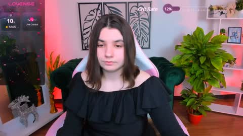 Snapshot of viola__shy chatting on January 24, 9:15 pm Viola online show from January 24, 9:15 pm