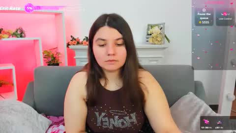 Snapshot of viola__shy chatting on September 21, 9:35 pm Viola online show from September 21, 9:35 pm