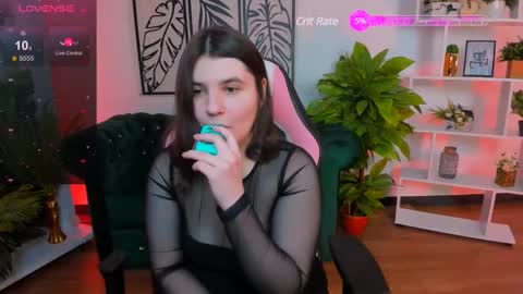 Snapshot of viola__shy chatting on February 15, 9:17 pm Viola online show from February 15, 9:17 pm