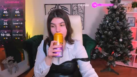 Snapshot of viola__shy chatting on January 8, 9:12 pm Viola online show from January 8, 9:12 pm
