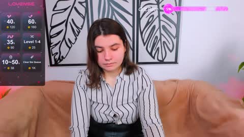 Snapshot of viola__shy chatting on January 25, 8:31 pm Viola online show from January 25, 8:31 pm