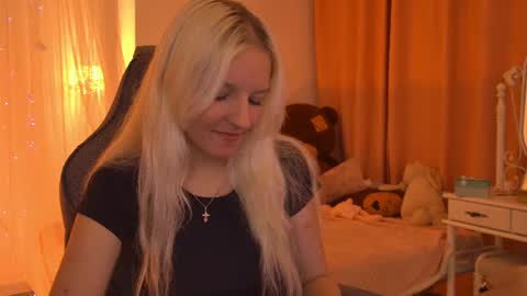 violamore online show from June 22, 6:38 pm