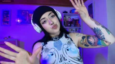 violet online show from March 31, 3:56 pm